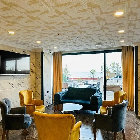 Queen Palace 4*